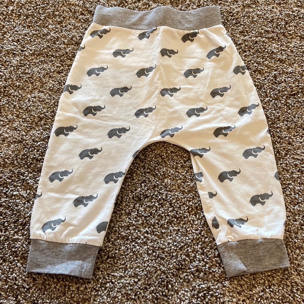Monica and Andy Groove Pant, Size 18-24 Months, White with Elephants, unisex
